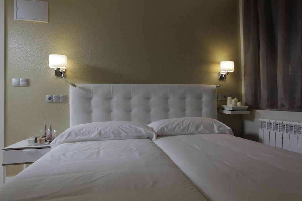 Hotel Rosal Oviedo Room photo