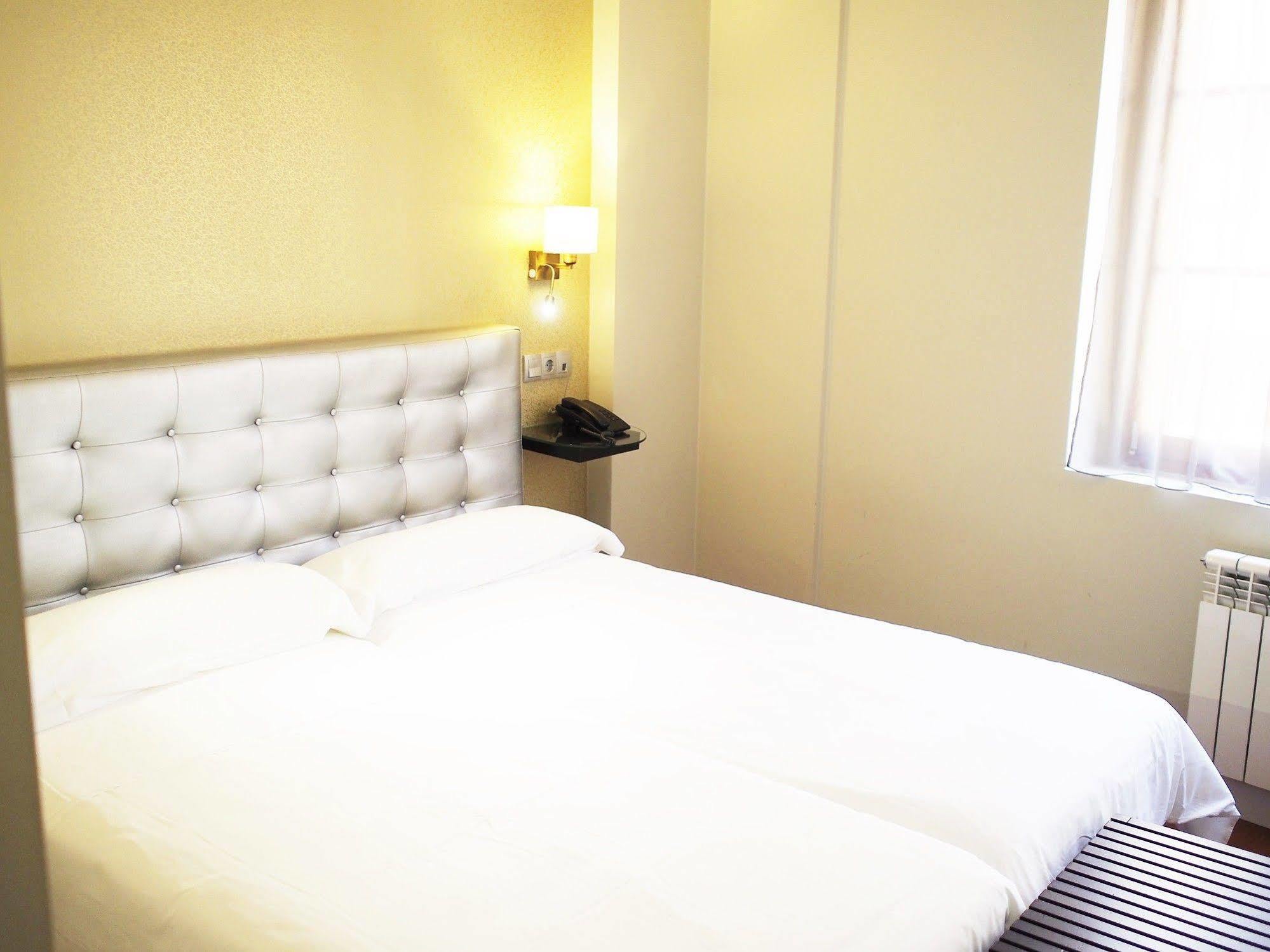 Hotel Rosal Oviedo Exterior photo